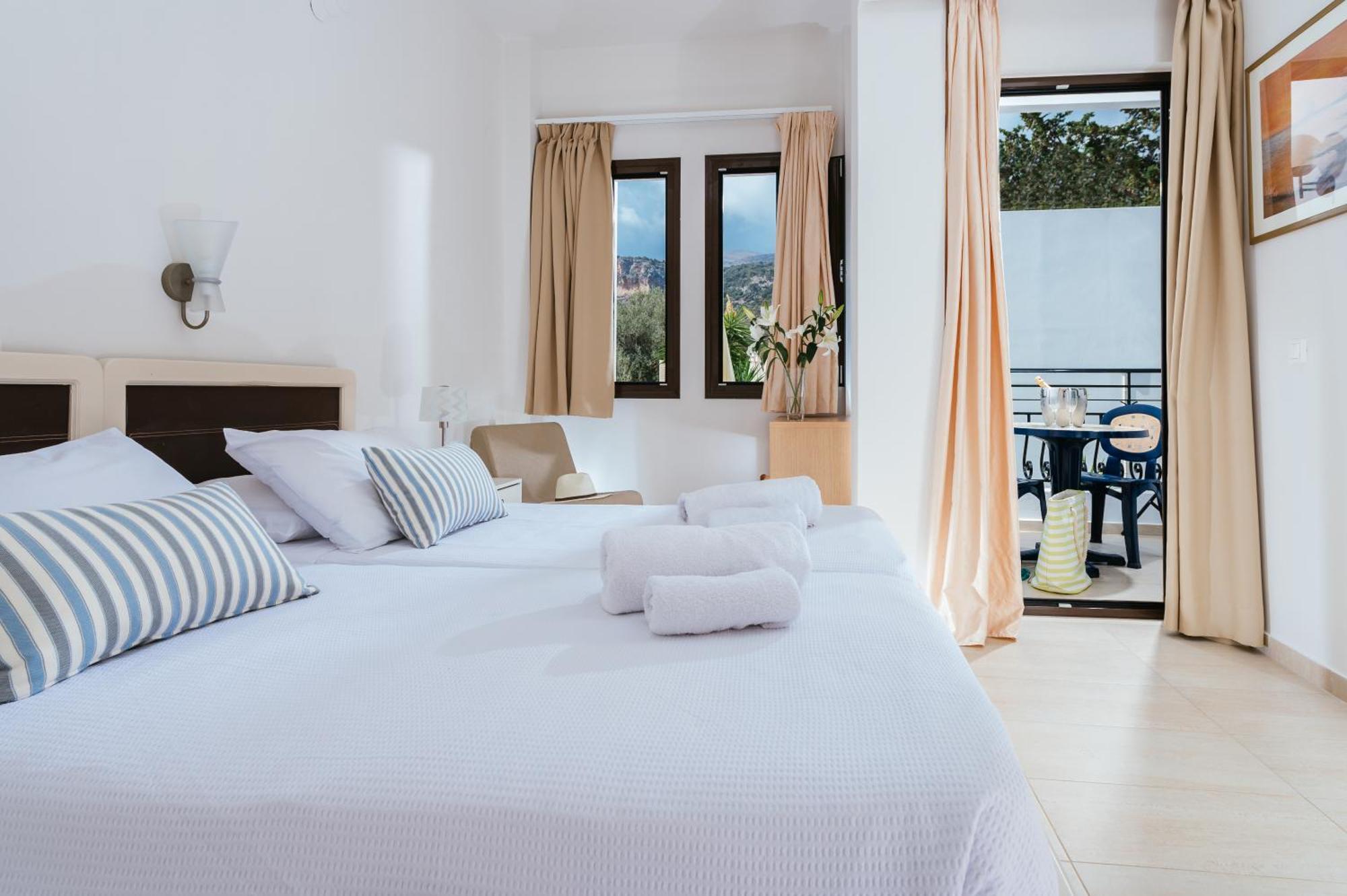 Paradise Hotel-Apartments Stalís Ngoại thất bức ảnh