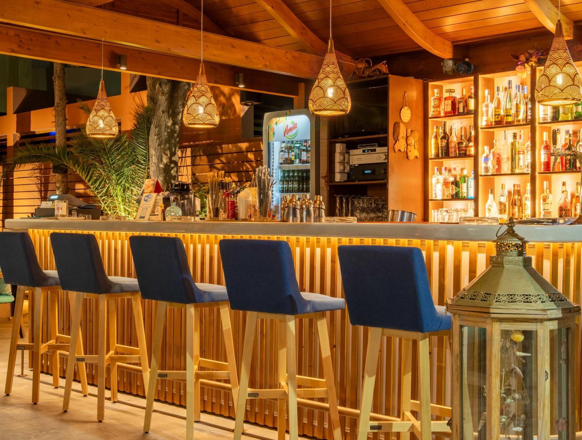 Paradise Hotel-Apartments Stalís Ngoại thất bức ảnh